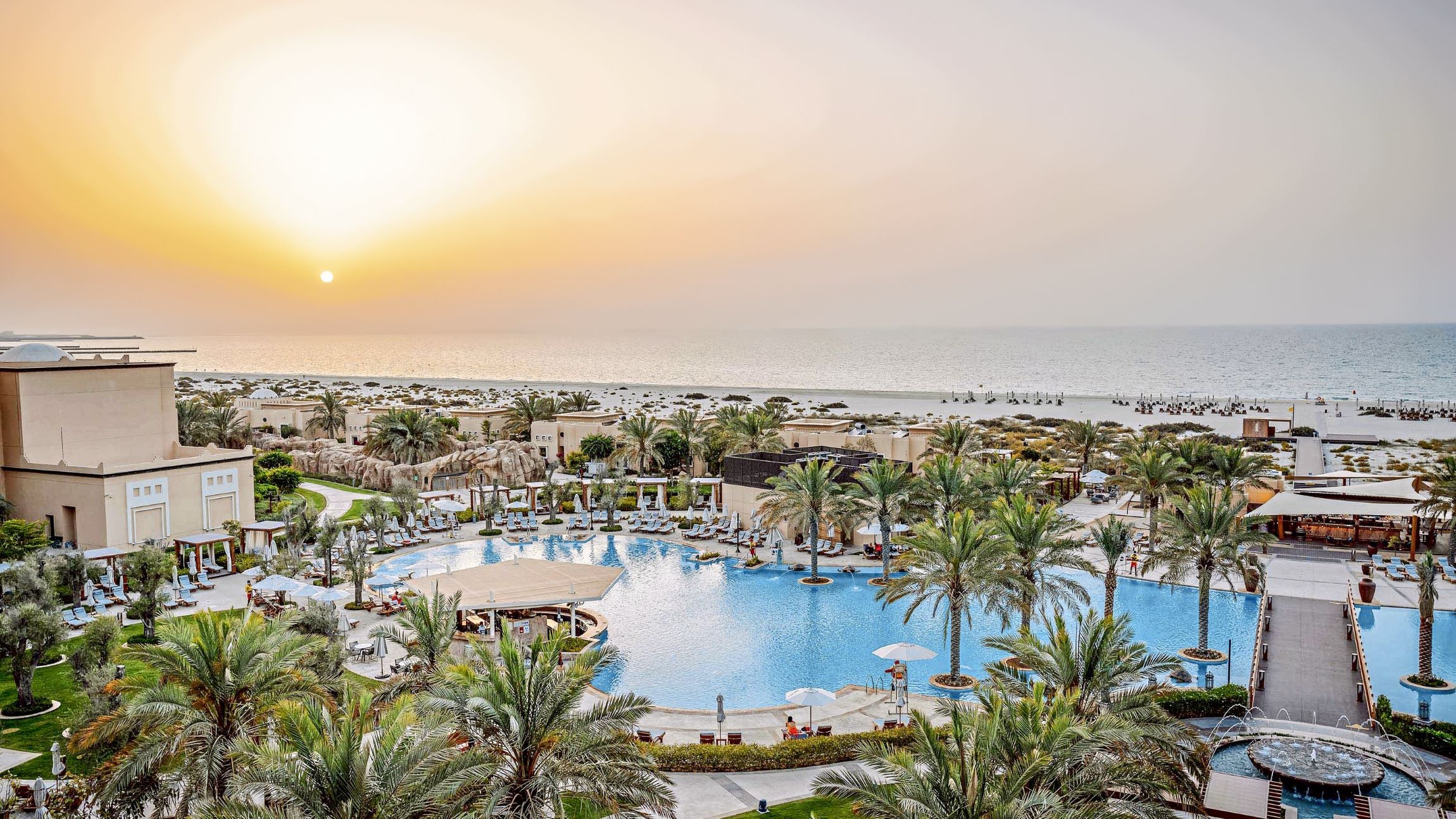 © Saadiyat Rotana Resort & Villas