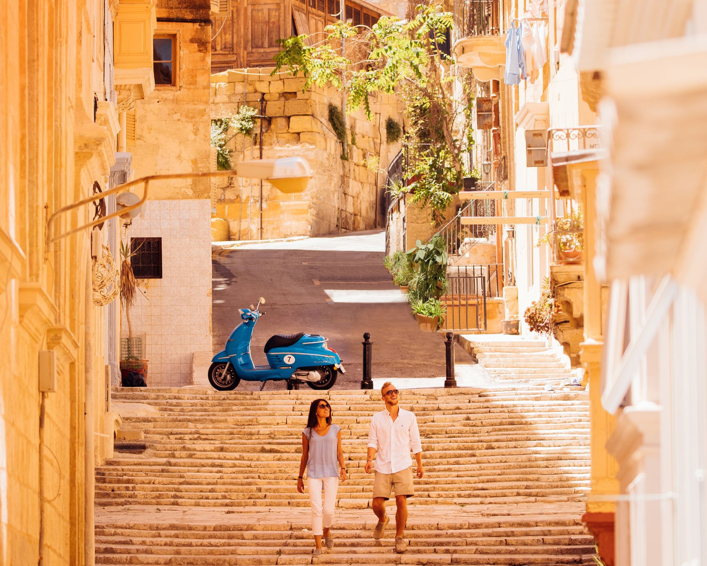 Unterwegs in den historischen Straßen Vallettas | © VisitMalta