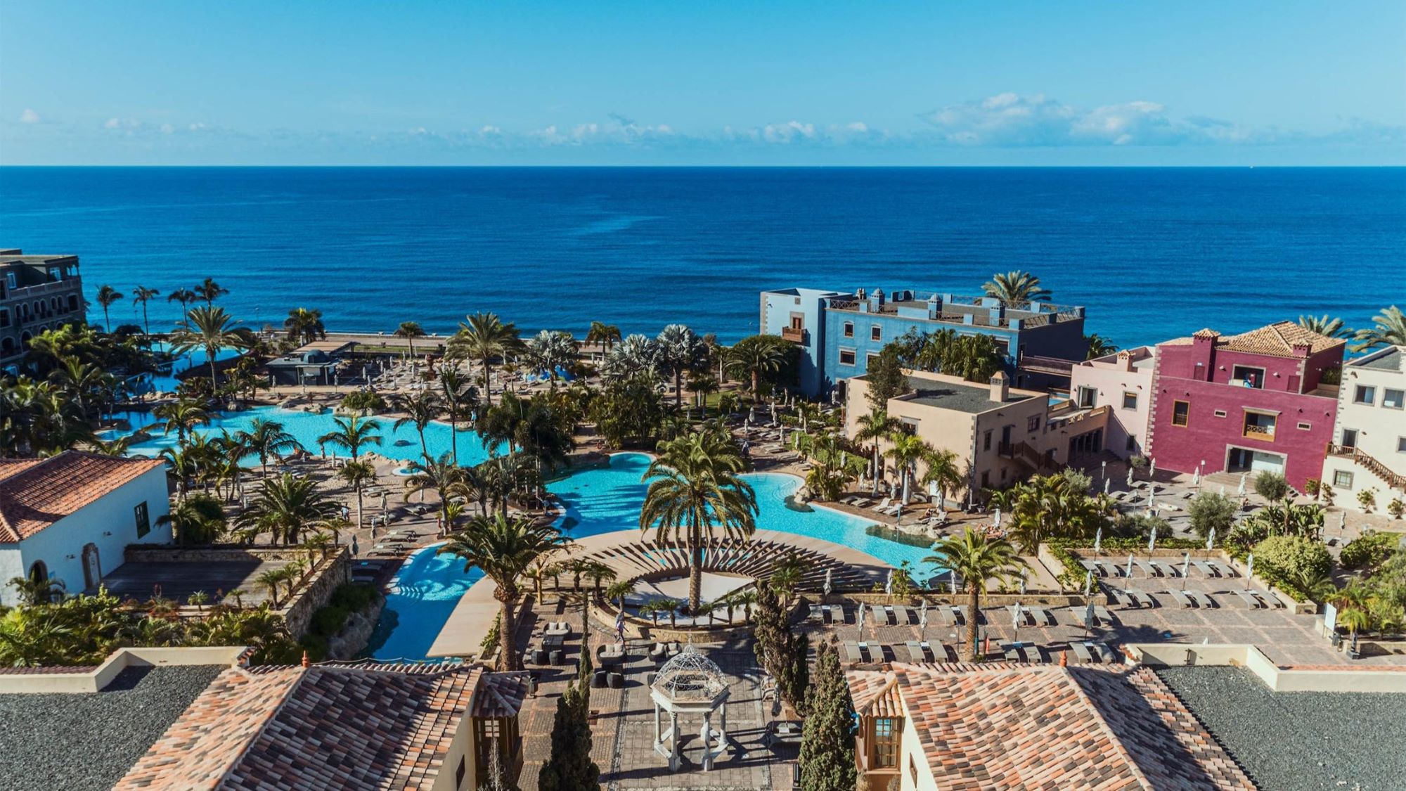 Overview auf das Resort mit Blick auf den Atlantik | © Lopesan Villa del Conde Resort & Thalasso