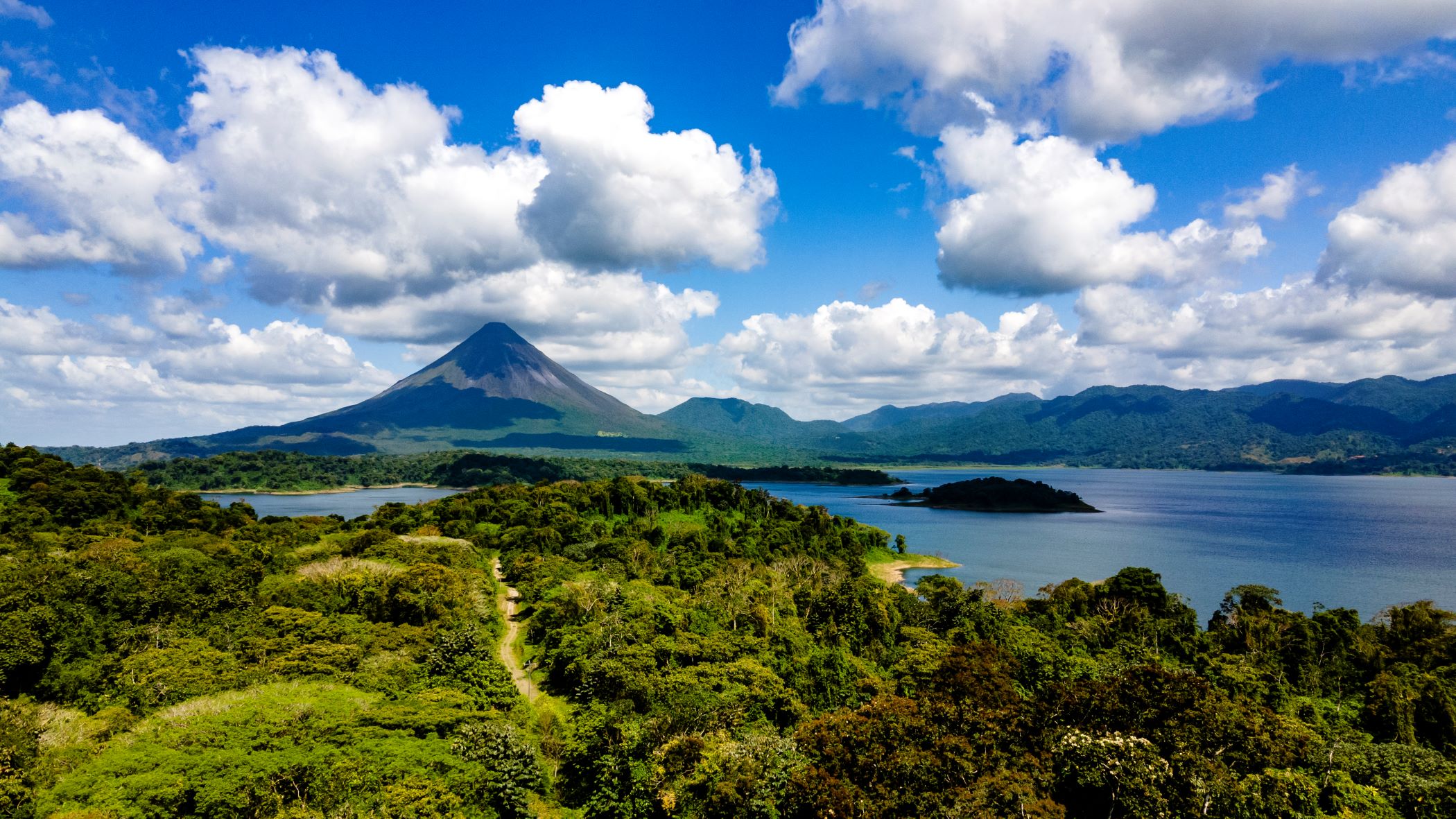 Arenal Vulkan und Arenal See, Costa Rica | © Getty Images